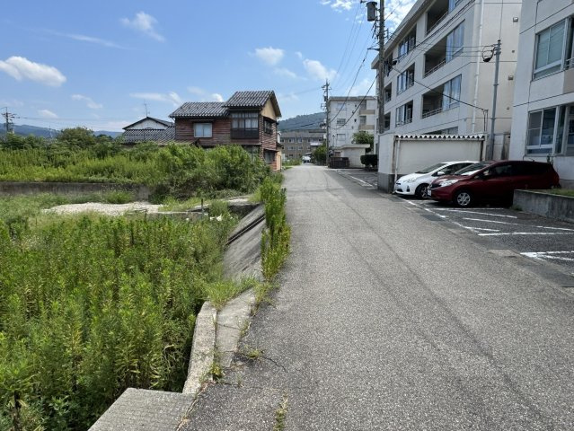 輪島市二ツ屋町　売地の前面道路含む現地写真