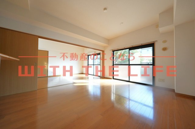 クレールヴィラ【キャッシュバック対象物件】の居間・リビング|ゆったり過ごせるリビングです