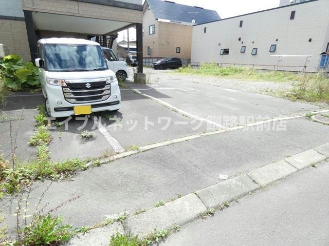 フェリスの駐車場