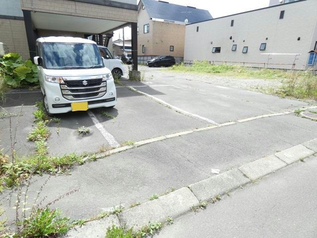 フェリスの駐車場