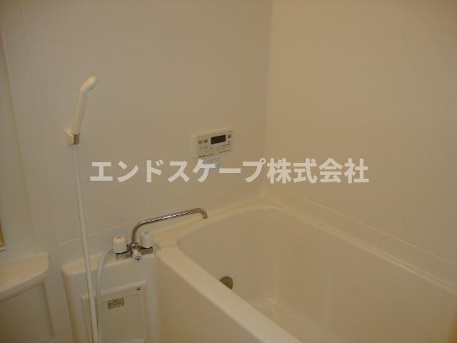 シャトー・カルムの浴室|バス
高崎、前橋のお部屋探しはエンドスケープまで！お客様の理想お聞かせ下さい♪