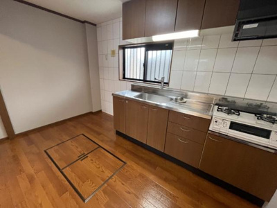 【キッチン】 | エクセレンスハイム王今 | 床下収納付