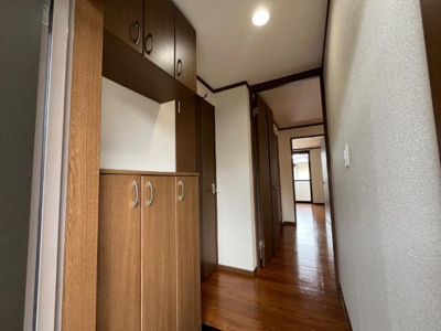 【玄関】 | エクセレンスハイム王今 | 玄関