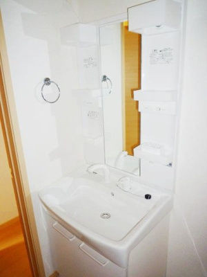 【洗面所】 | アーバングレイス | 明るい洗面所です