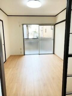 【洋室】 | パインヒル新宿 | 明るい洋室です