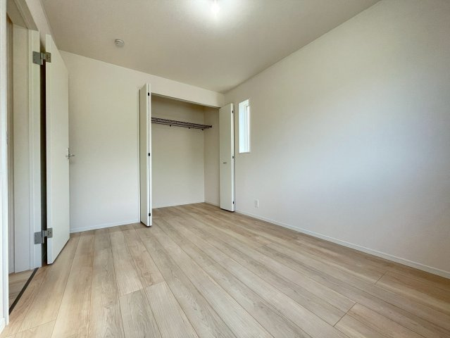 新築戸建　沼津市東椎路第6　全1棟　の洋室