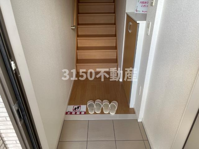 ユニヴァリィ・ハイの玄関|玄関