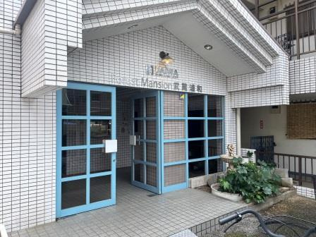 フォレストマンション武蔵浦和（キャニオンヴィラ高桑）のエントランス|ゆとりのあるエントランスです