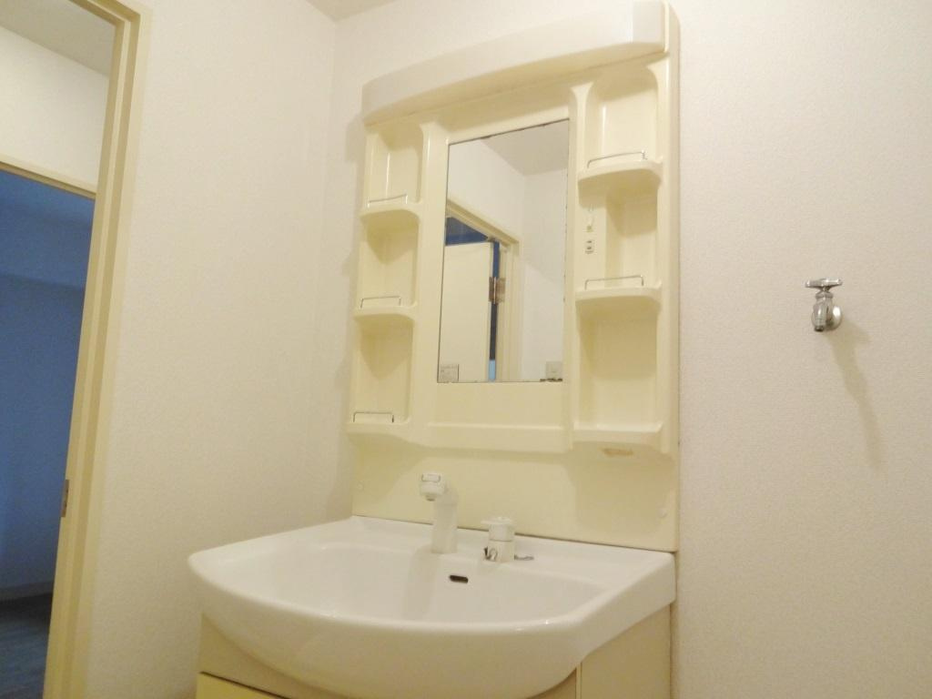 フォレストマンション武蔵浦和（キャニオンヴィラ高桑）の独立洗面台|独立洗面台です