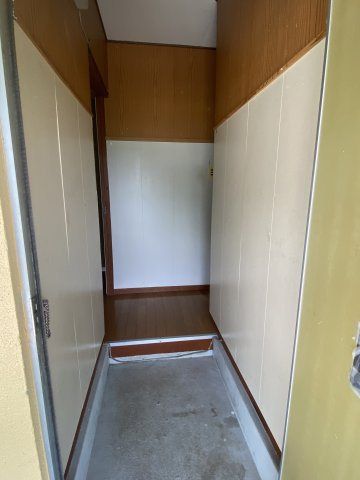 安冨マンションの玄関