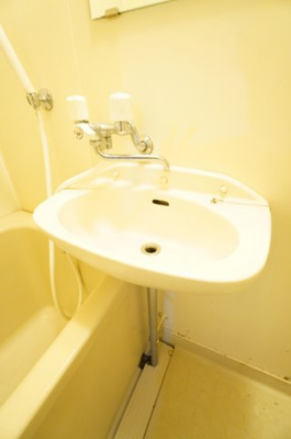 【洗面所】 | コーポみつわ台 | ※同物件・反転タイプの写真です。
