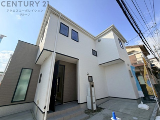 住宅性能表示制度にて８項目最高等級を取得　安心の暮らしをご提案いたします！駐車スペース２台分あり、来客時も安心です。