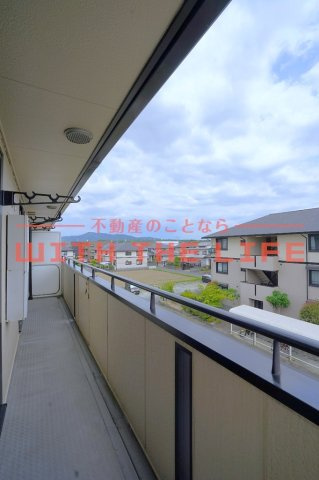 パークウエスト【10,000円キャッシュバック対象物件】のバルコニー|お洗濯にも便利なバルコニー付き