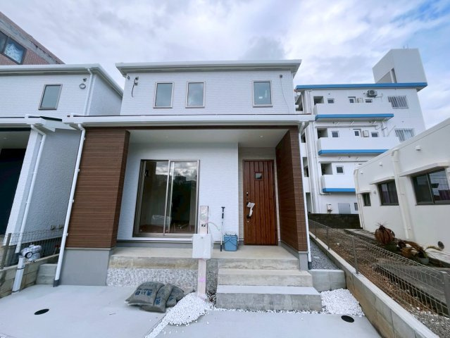 読谷村長浜　民泊仕様　2階リビング4LDKの外観|2025/10/25　現地写真