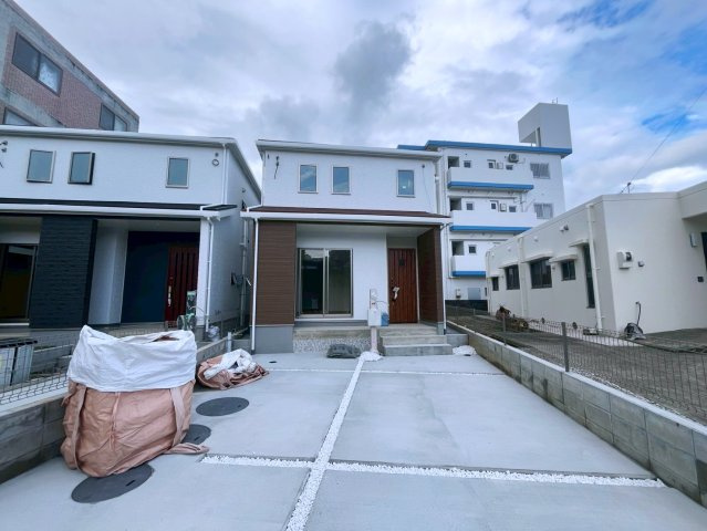 読谷村長浜　民泊仕様　2階リビング4LDKの外観|2025/10/25　現地写真