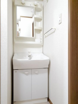 【洗面所】 | アクア | 忙しい朝には欠かせない洗面所です