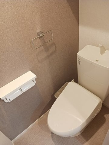 【トイレ】 | ハピネスデイ | 清潔感のあるトイレです