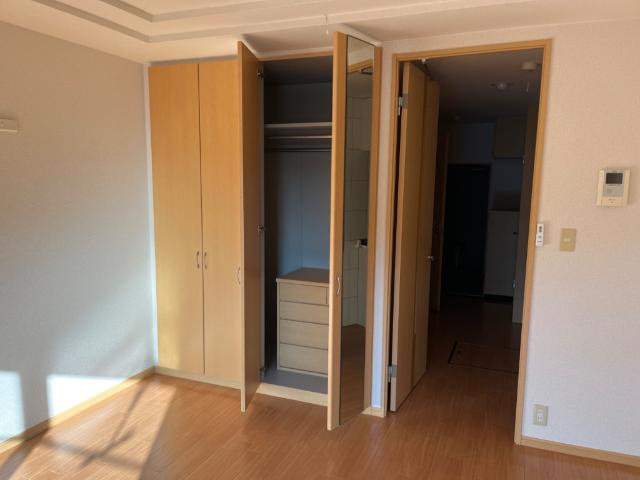 エルヴェ東小向Ⅰの収納|クローゼット（イメージ）