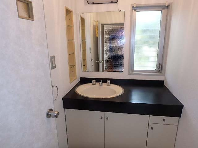 星和台４丁目戸建の洗面所