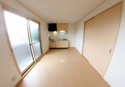 【居間・リビング】 | パレス向日葵 | こちらのリビングで趣味の時間をお楽しみください