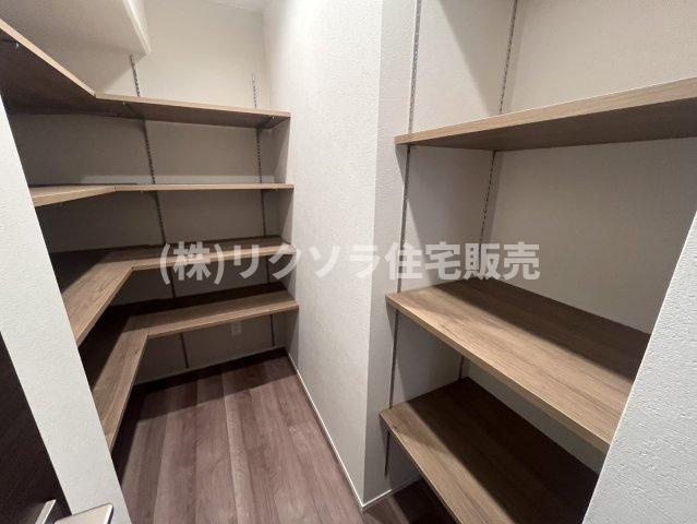 コム古川橋の収納|大容量パントリー
■物件内覧・資金計画相談・住宅ローン相談、リフォーム相談、お問合せ受付中■
※当日・翌日のご内覧、ご相談はお電話でのお問合せがスムーズです！