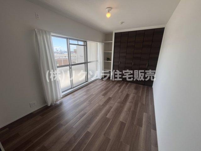 コム古川橋の寝室|洋室7.0帖
■物件内覧・資金計画相談・住宅ローン相談、リフォーム相談、お問合せ受付中■
※当日・翌日のご内覧、ご相談はお電話でのお問合せがスムーズです！