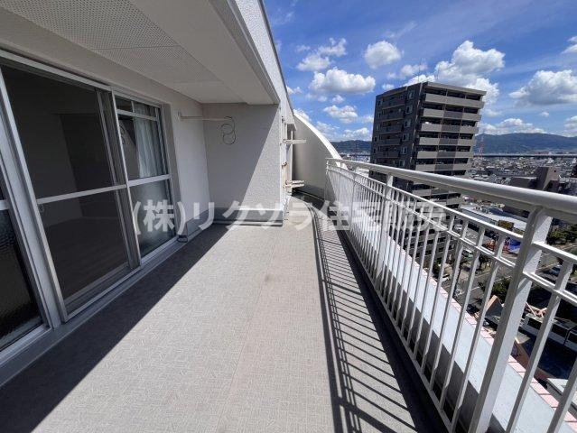 コム古川橋のバルコニー|ワイド二面バルコニー
■物件内覧・資金計画相談・住宅ローン相談、リフォーム相談、お問合せ受付中■
※当日・翌日のご内覧、ご相談はお電話でのお問合せがスムーズです！