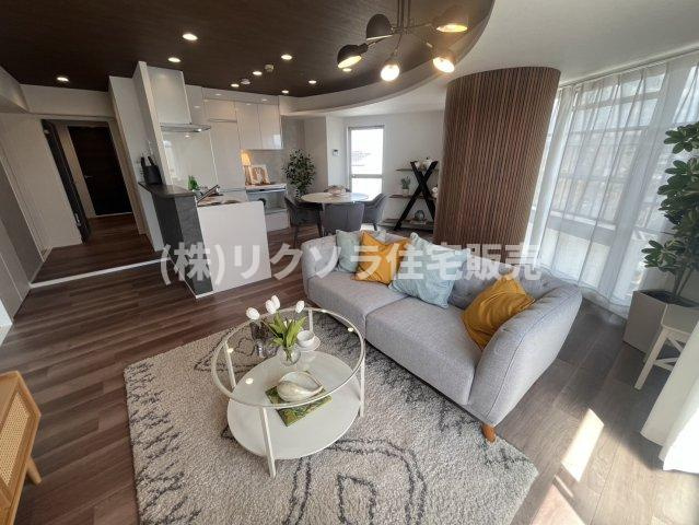 コム古川橋の居間・リビング|LDK17.5帖
■物件内覧・資金計画相談・住宅ローン相談、リフォーム相談、お問合せ受付中■
※当日・翌日のご内覧、ご相談はお電話でのお問合せがスムーズです！