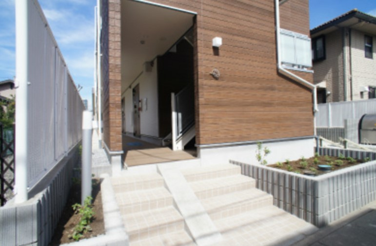 リブリ・カーサ本町西のエントランス