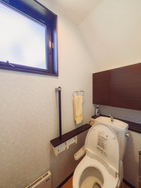 【商談中】中軽井沢 中部小学校至近 住友林業施工の中古戸建のトイレ