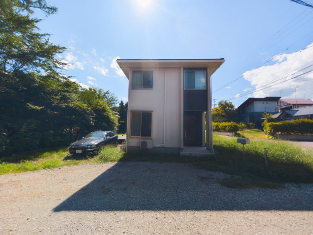 【商談中】中軽井沢 中部小学校至近 住友林業施工の中古戸建の庭