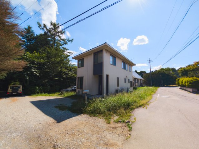 【商談中】中軽井沢 中部小学校至近 住友林業施工の中古戸建の庭