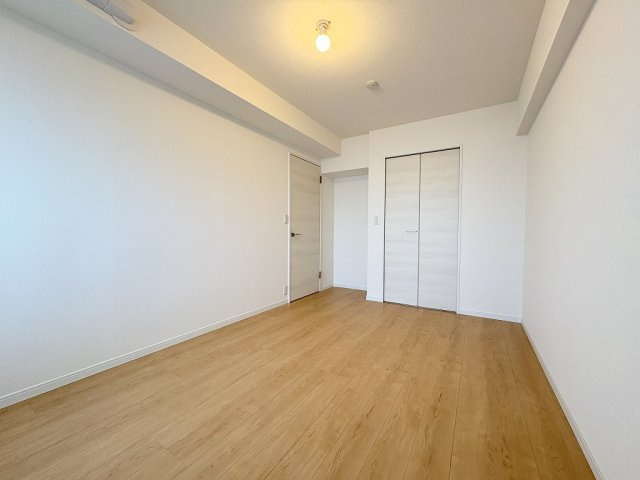 パークフィールドみさとテラ・ウエスト２街区１号館の洋室|ウォークインクローゼット付の洋室6.7帖・主寝室としていかがでしょう