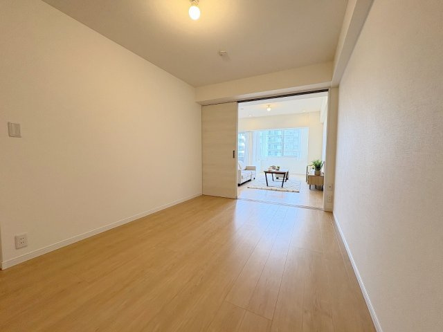 パークフィールドみさとテラ・ウエスト２街区１号館の洋室|リビングに隣接した洋室は子供の遊びスペースとしても活用できます