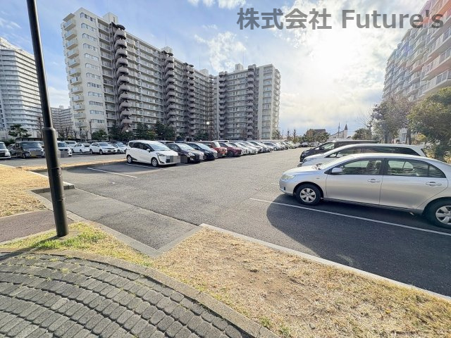 パークフィールドみさとテラ・ウエスト２街区１号館の駐車場|駐車場の写真になります。空き情報はお気軽にお問い合わせください