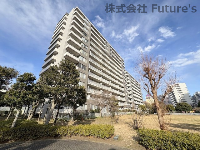 パークフィールドみさとテラ・ウエスト２街区１号館の外観|ＪＲ武蔵野線「新三郷」駅徒歩13分・リフォーム中古マンション・南向き日当たり良好