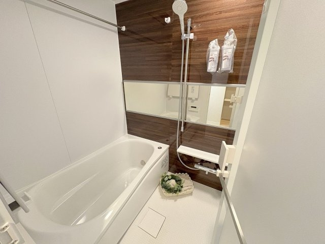 パークフィールドみさとテラ・ウエスト２街区１号館の浴室|追焚・浴室乾燥機付きのユニットバス新品交換済み