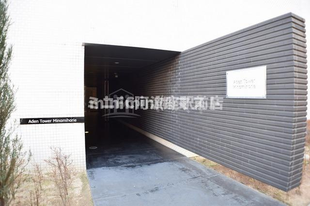 アーデンタワー南堀江のエントランス