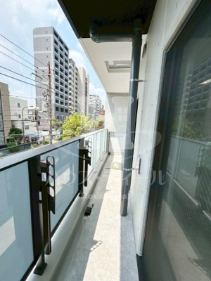 【バルコニー】 | Alivis東京尾久 | お洗濯にも便利なバルコニー付き
