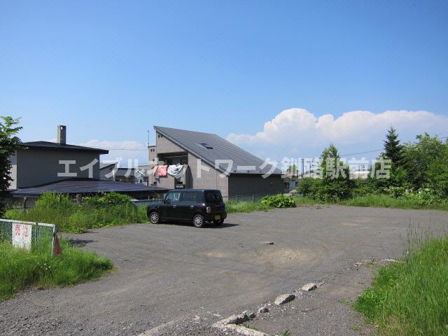ハイムパピルスの駐車場