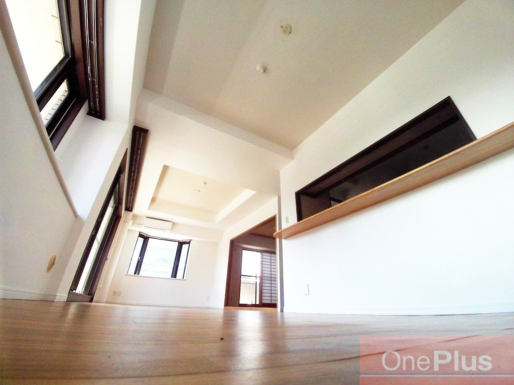 アーデンコート住吉川の居間・リビング