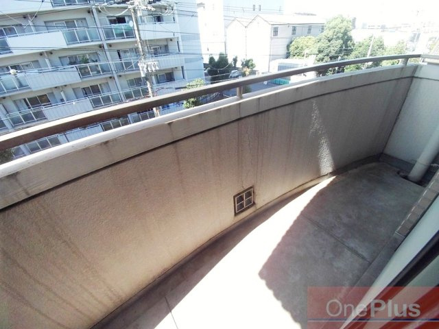 アーデンコート住吉川のバルコニー