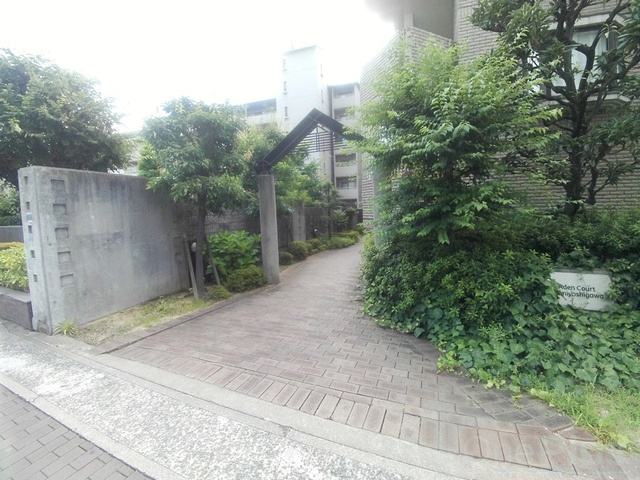 アーデンコート住吉川のエントランス