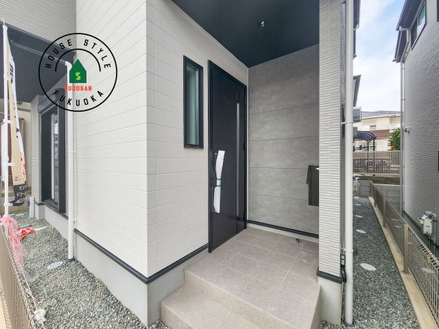 福岡市東区八田3丁目第3-2棟（1号棟）　の玄関|おでかけの時も帰った時も、「我が家」を最初に感じでもらえる素敵な空間に。