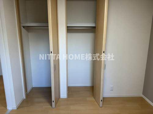 オレンジアイビー・柏原	のその他|洋室はどちらにも収納がついていますよ◇