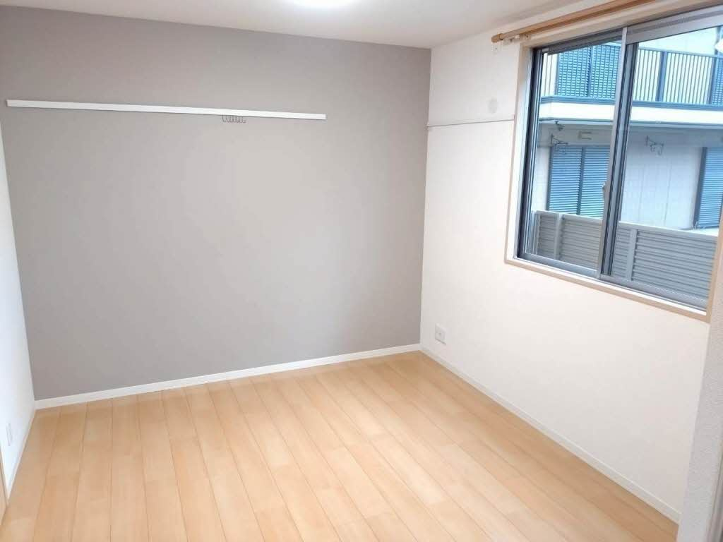 オレンジアイビー・柏原	の洋室|６帖と５．３帖の洋室になります◇