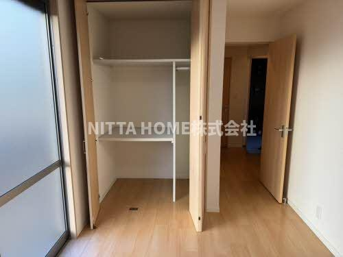 オレンジアイビー・柏原	の収納|大きな洋室収納です＊