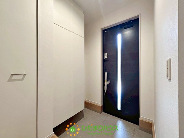 春日部市藤塚5期　新築一戸建て　グレイスの玄関