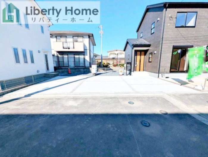 水戸市見川12期　新築戸建　3号棟の駐車場