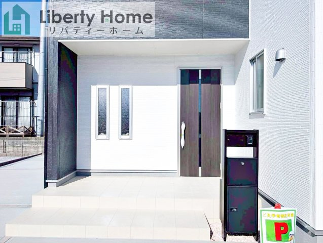 水戸市見川12期　新築戸建　2号棟のエントランス